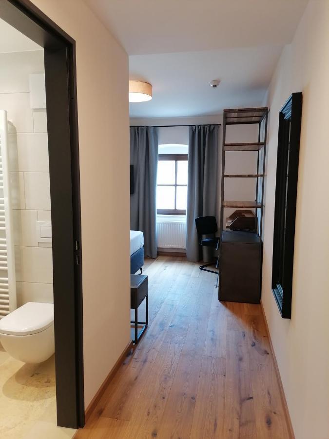 Hotelgasthof Kirchenwirt Schierling المظهر الخارجي الصورة