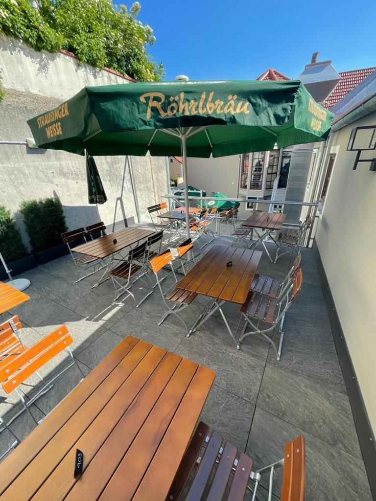 Hotelgasthof Kirchenwirt Schierling المظهر الخارجي الصورة