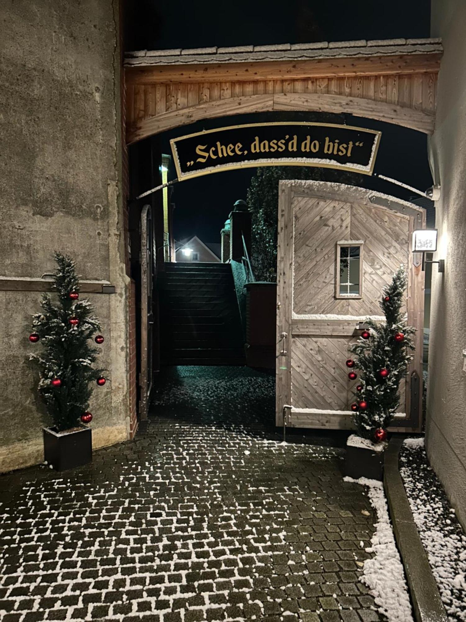 Hotelgasthof Kirchenwirt Schierling المظهر الخارجي الصورة